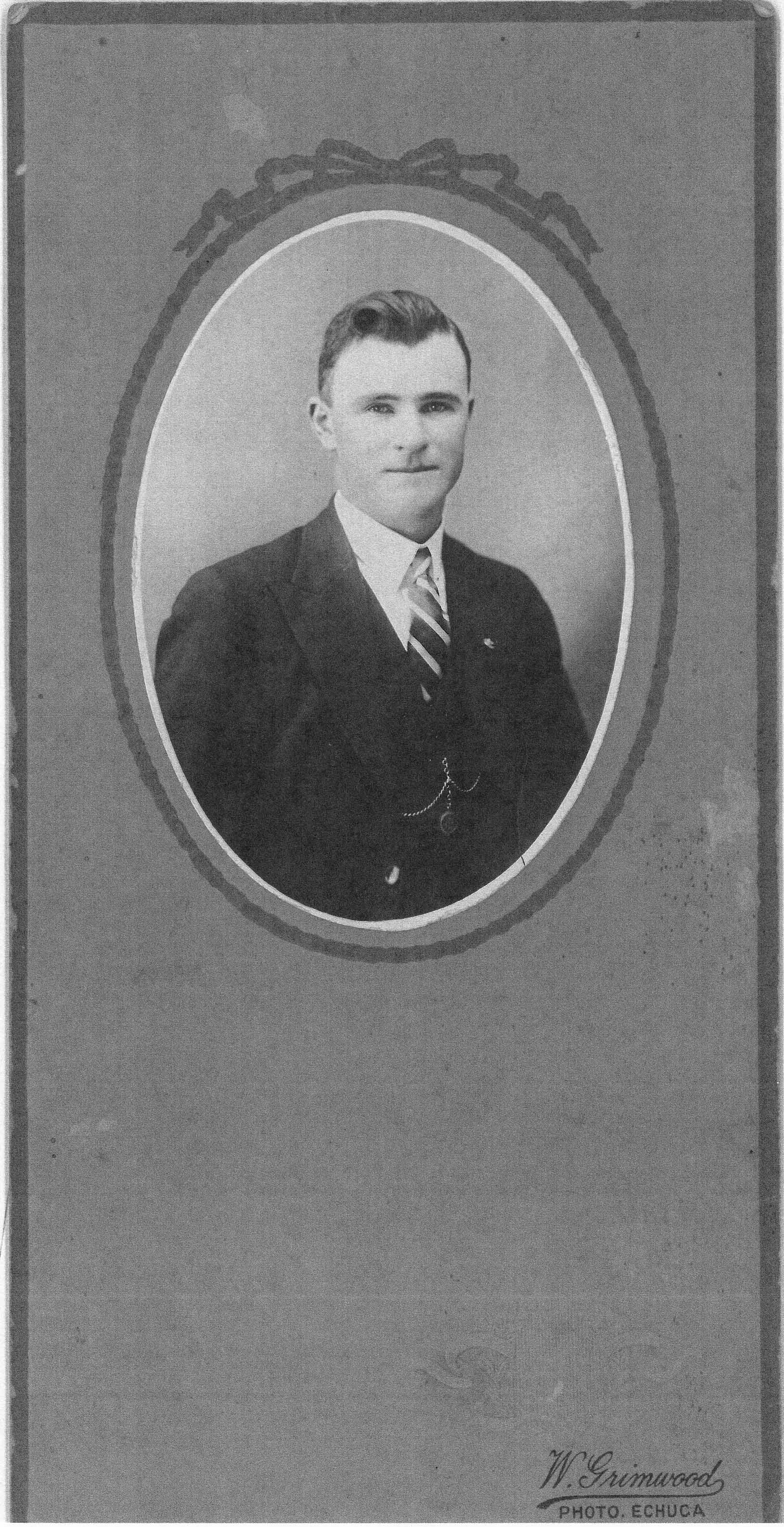 Photo of photos/Albert McLennan 1909-1997 portrait